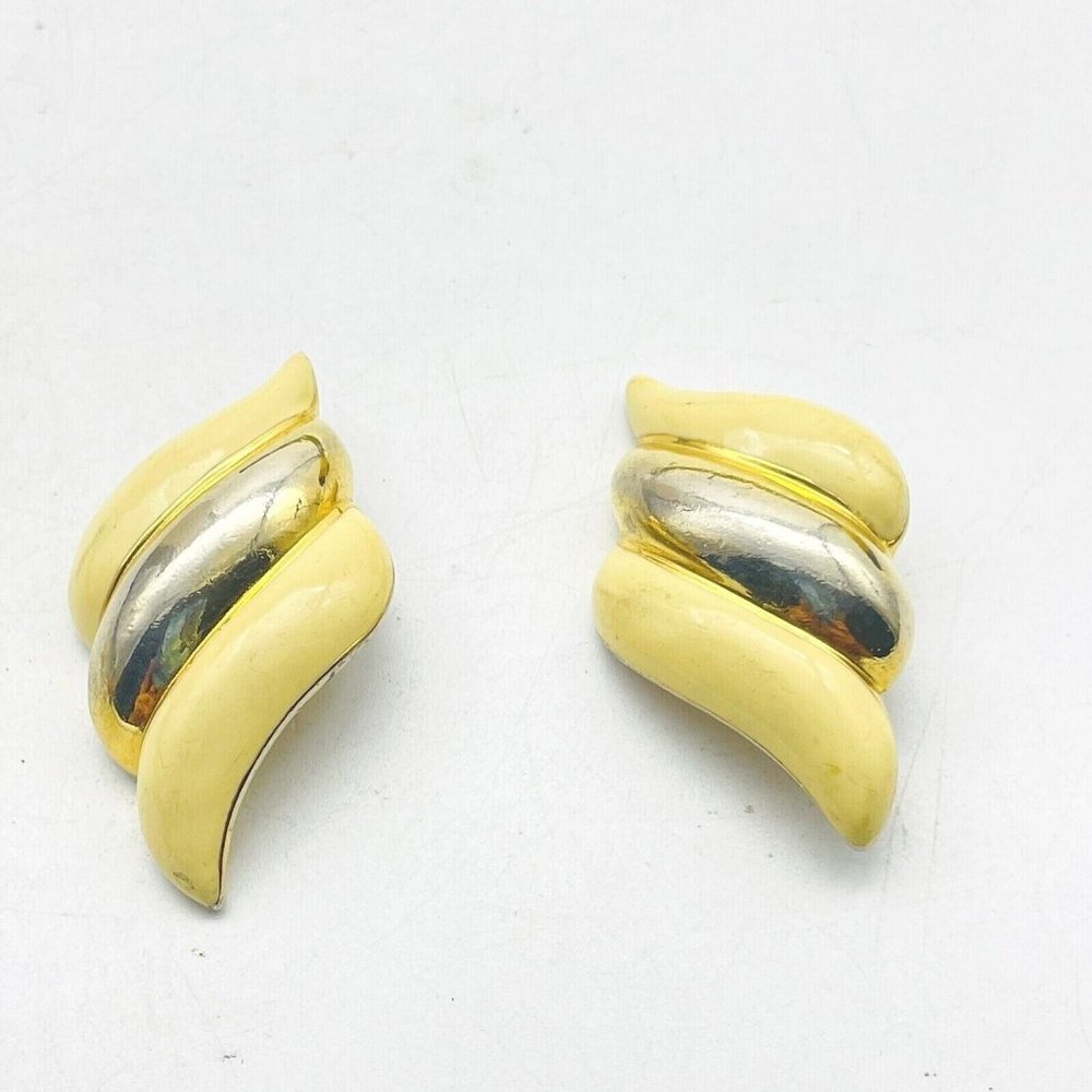 Vintage TAT Signed Cream Enamel Ribbon Clip On Earrings Gold Tone Classic Career